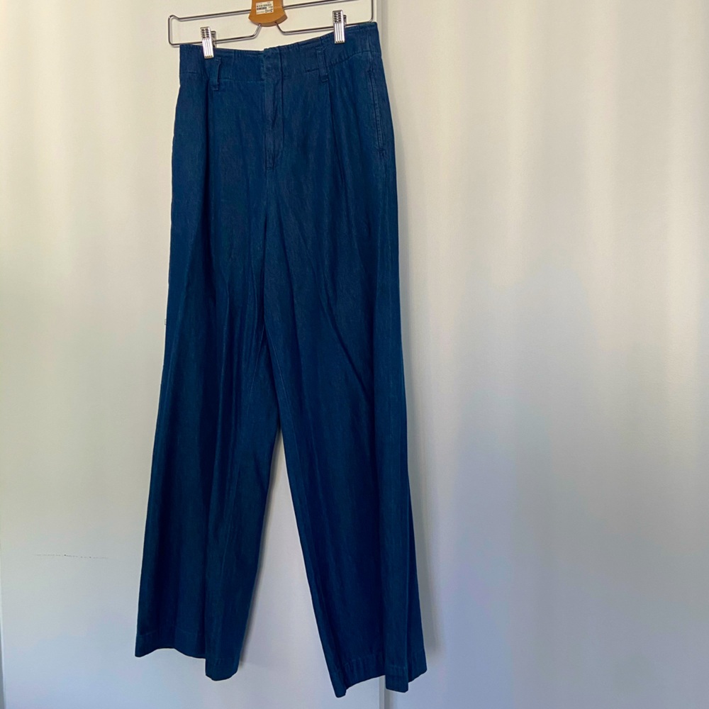 Wide fit jeans